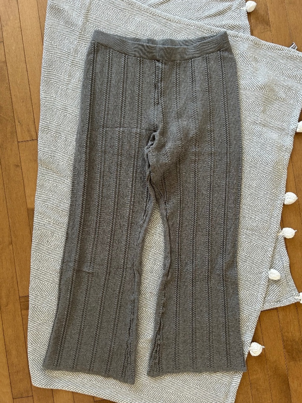 Dex ⎸ Cable Knit Flare Pants
